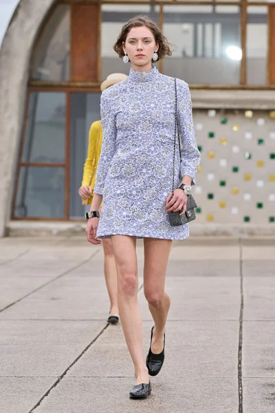 Look 17